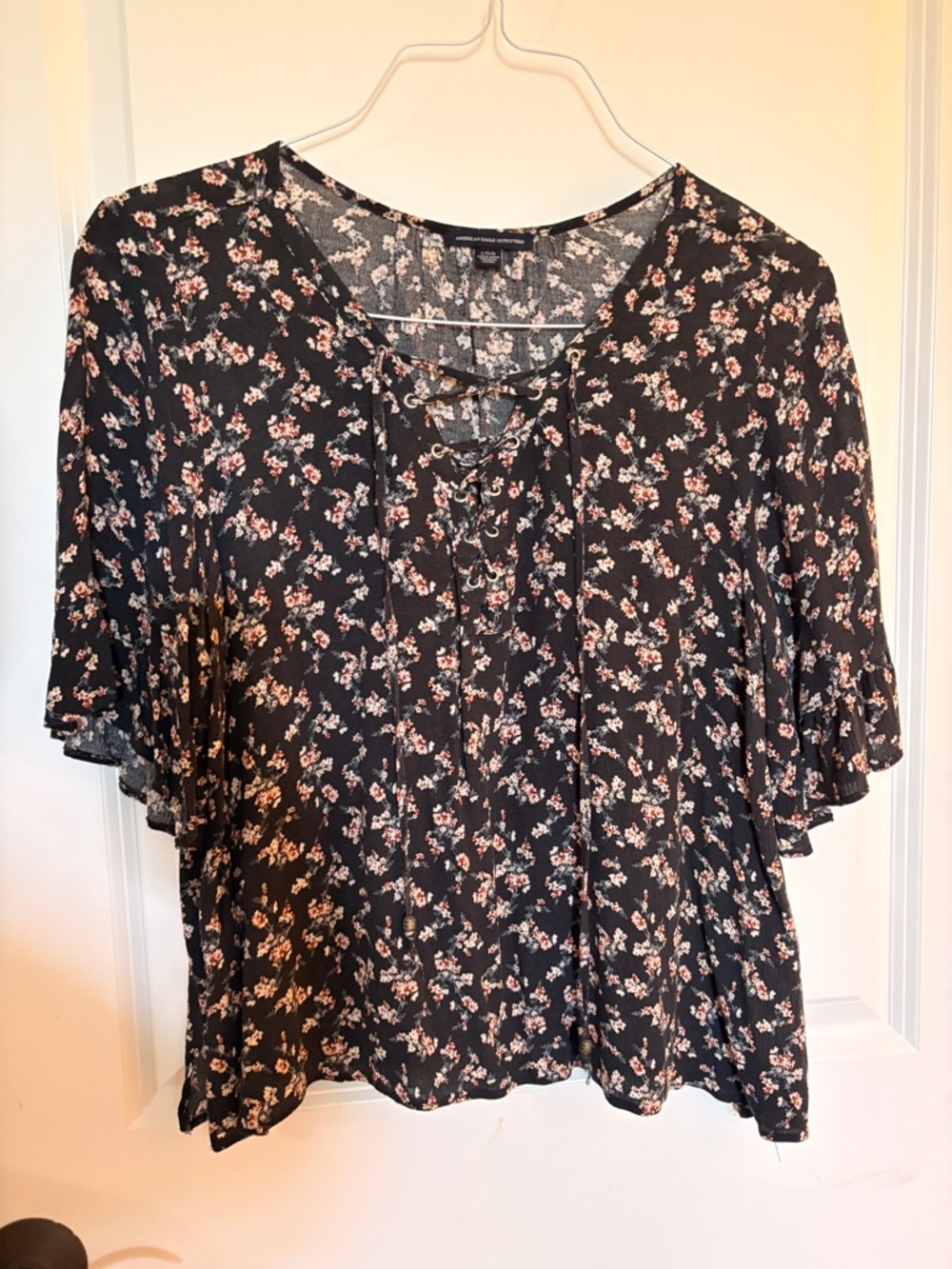 American Eagle Outfitters Black Floral Lace-Up Flutter Blouse